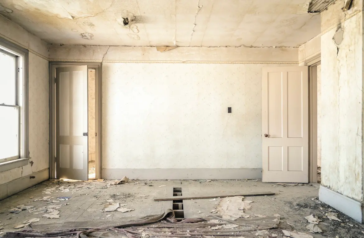 Waste disposal crew managing a cleanout project in Epping